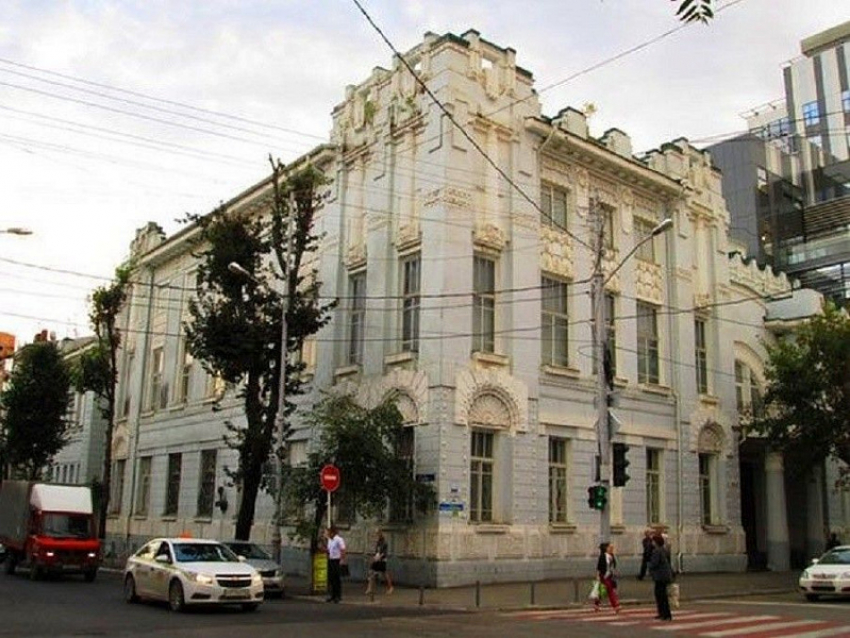 Для ремонта здания Театра защитника Отечества в Краснодаре пригласили лучших реставраторов 