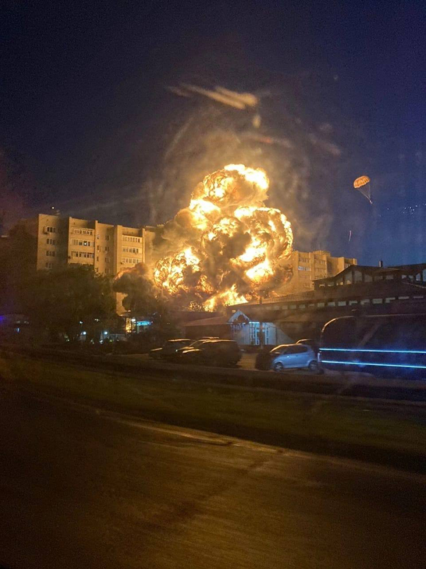 «У нас школу взорвали, бомбят, стреляют»: очевидцы о взрыве самолёта в Ейске