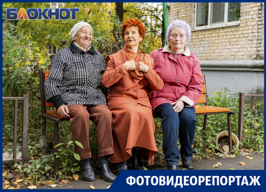 «Мы не фрики и нам не платят!»: бабушки из «Отряда Путина» о мобилизации, Украине и жалости к президенту