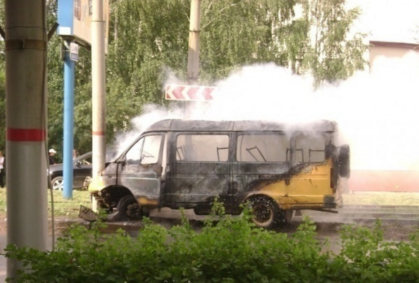 В Краснодаре чуть не сгорели заживо пассажиры маршрутки