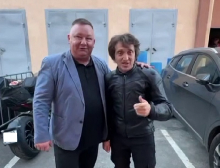 Комик Денис Дорохов пожелал больше денег сотрудникам ДПС Кубани