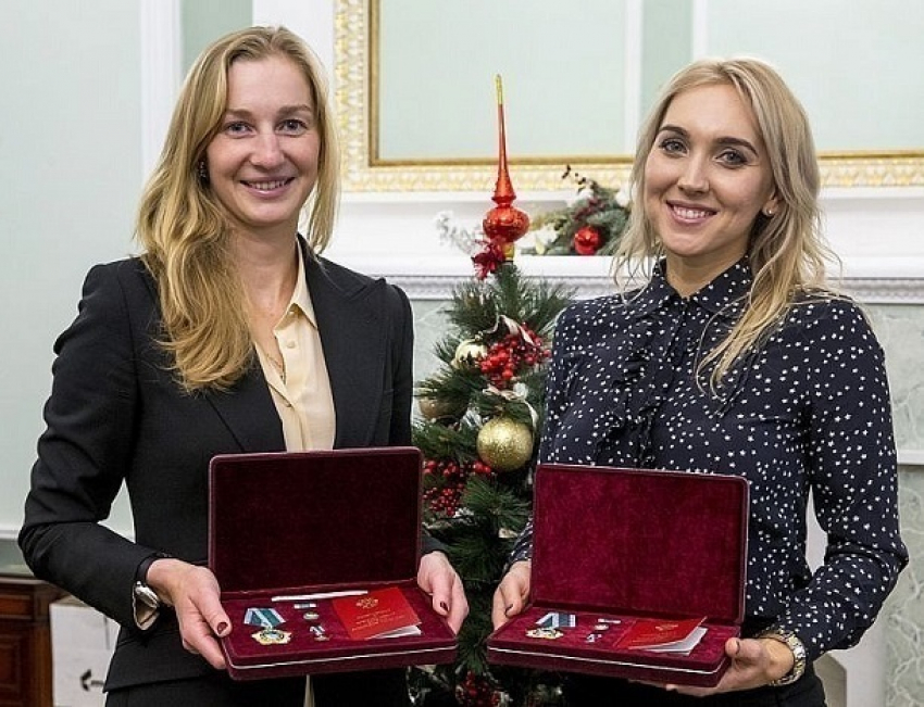 Сочинских олимпийских чемпионок по теннису Веснину и Макарову наградили орденами Дружбы 