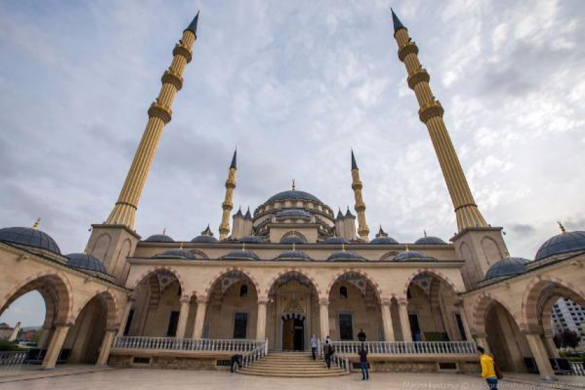Вместо красот Краснодара на новых купюрах могут изобразить мечеть «Сердце Чечни» и Дербент