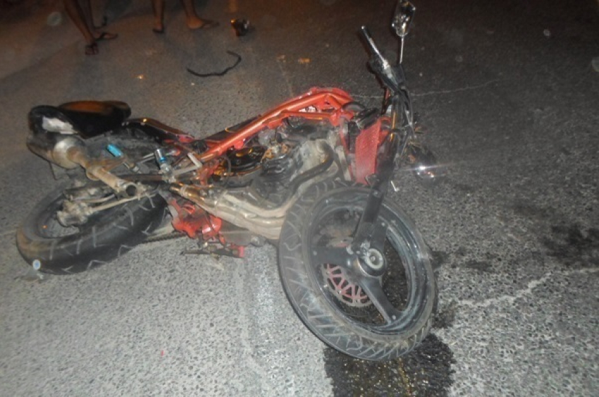 В Анапе в ДТП с «Маздой» разбился мотоциклист без прав