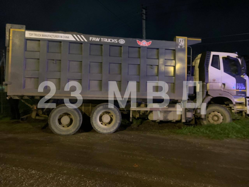 В станице Динской под Краснодаром грузовик насмерть сбил 7-летнего ребенка