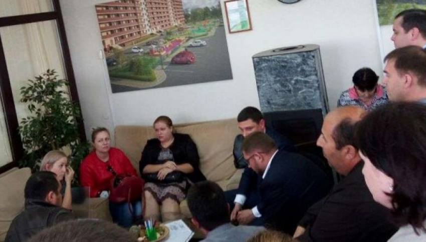  Дольщики «Территории счастья» пожаловались мэру Краснодара на очередное «кидалово» застройщика 