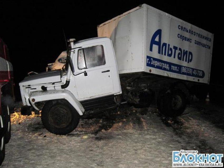 В Тихорецком районе при столкновении автомобилей погиб мужчина