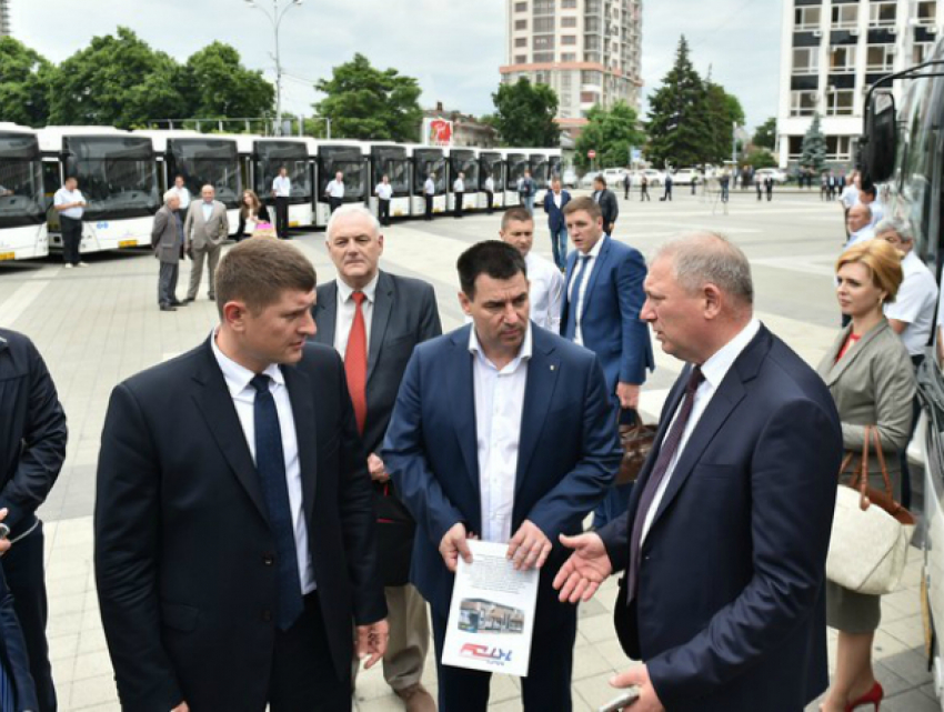 Власти потратили полмиллиарда рублей на покупку автобусов для фанатов футбола в Краснодаре