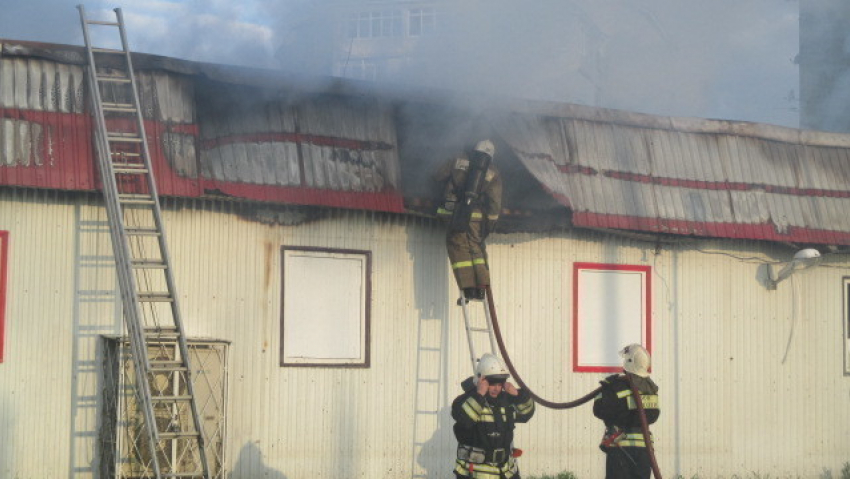 В Краснодаре произошел пожар в магазине «Магнит»