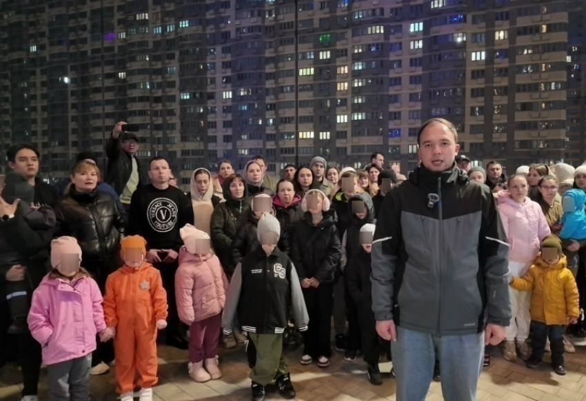 Остались без школы и детсадов: жители «Сказка Град» записали обращение губернатору