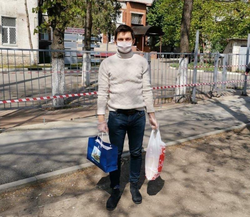 Краснодарский активист призвал горожан помочь врачам, которые не покидают стены больниц
