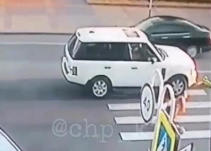 В Адыгее на пешеходном переходе ребенок попал под колеса авто