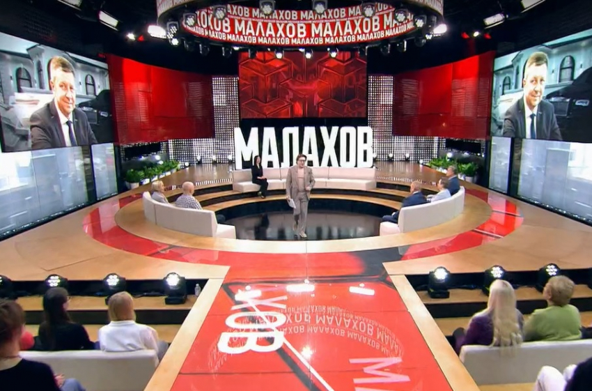 Пиарил жену, сливал интимки и захватывал земли: в ток-шоу Малахова обнародовали шикарную жизнь «князя всея Крымска»