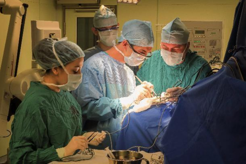 Хирурги удалили 22-сантиметровую опухоль с головы мужчины в Краснодарском крае