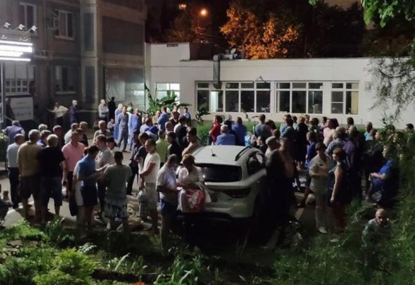 При пожаре в наркодиспансере в Краснодаре эвакуировали 10 человек