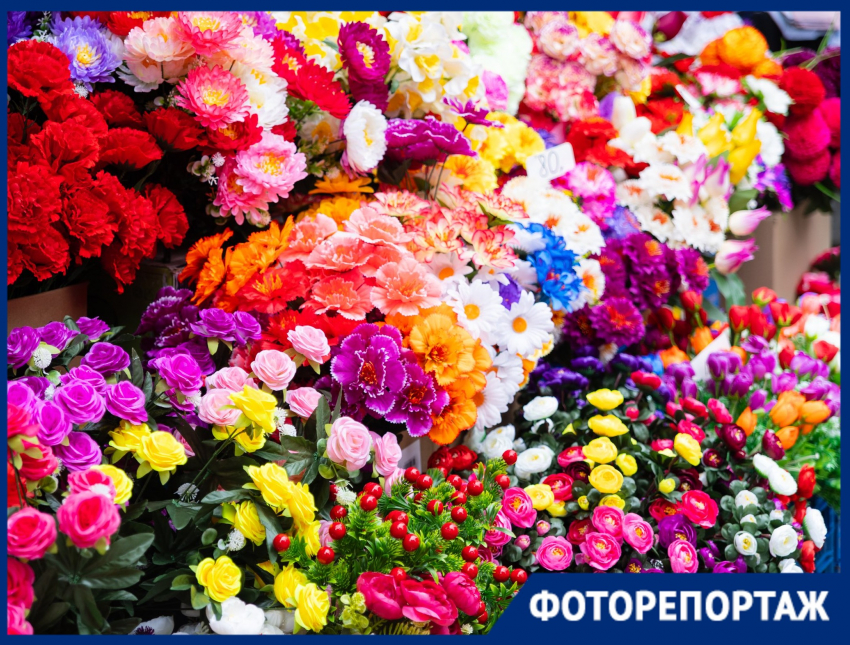 От синих роз до мини-калл: искусственные цветы заполонили рынки Краснодара