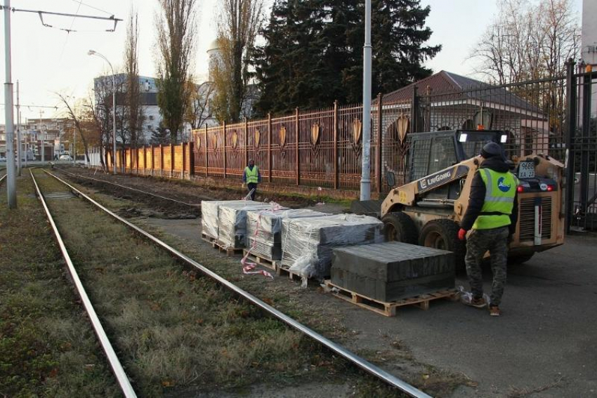 Тротуар и площадь отремонтируют на улице Гаврилова в Краснодаре 