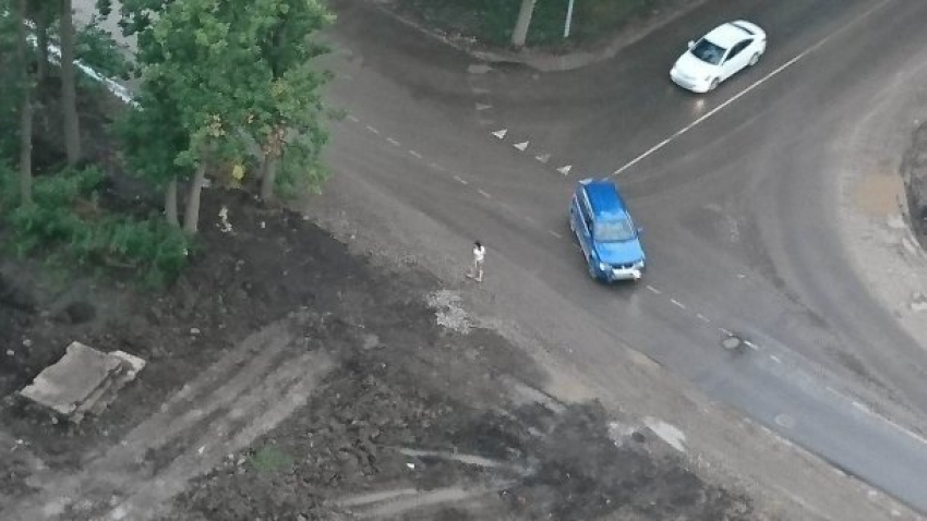  Жители Краснодара вынуждены добираться до дома вплавь 