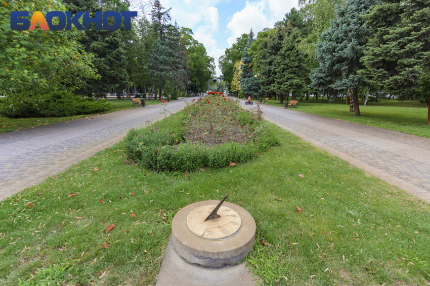 «Опасное солнце» и +30 градусов ждут Краснодар среди недели