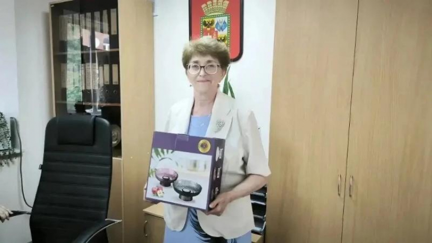 Краснодарка в свой юбилей получила поздравление от депутата Гордумы