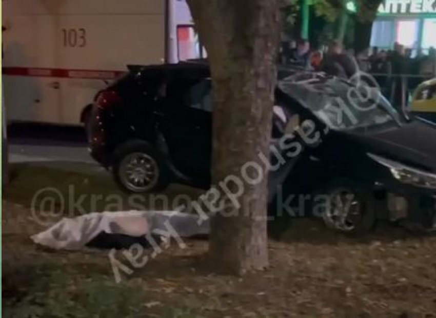 Три человека погибли в страшной аварии на Красной в Краснодаре