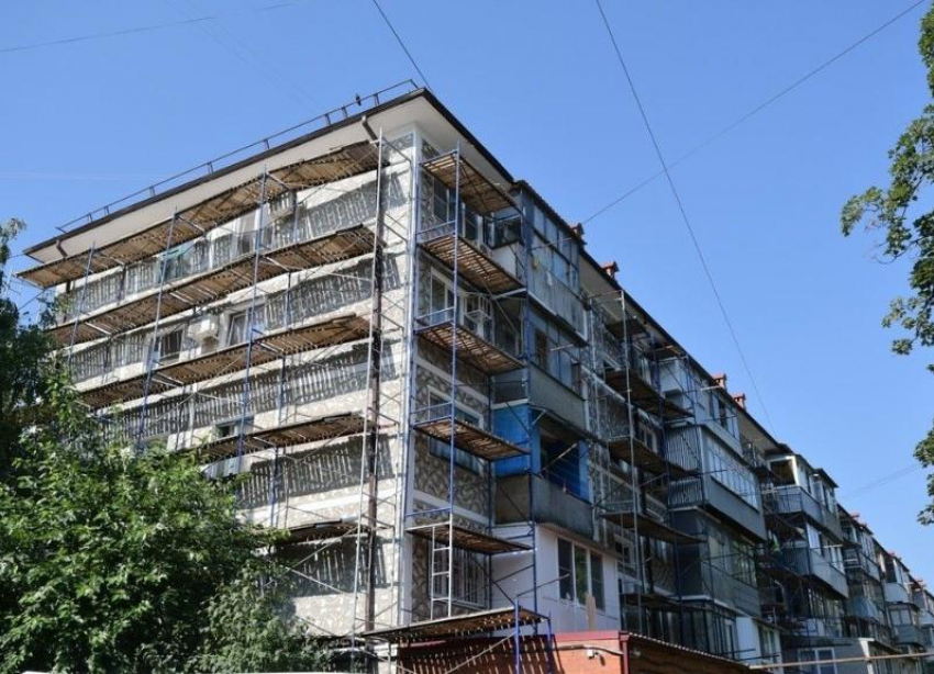 В мэрии Краснодара поспешили отчитаться о капремонте домов, не закончив его