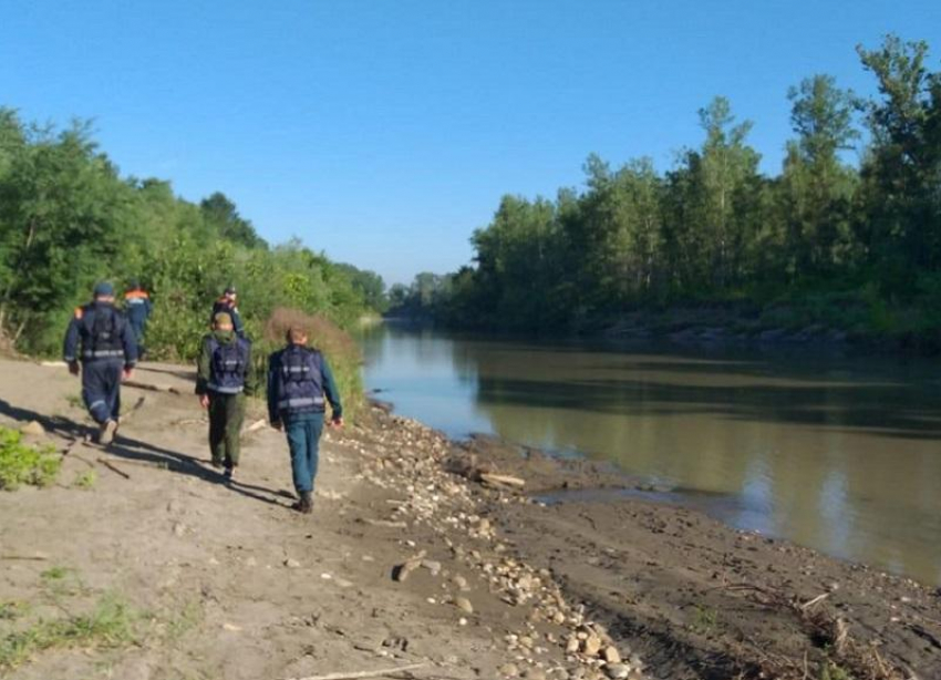 Уголовное дело возбудили после гибели в реке Пшеха малолетних братьев 
