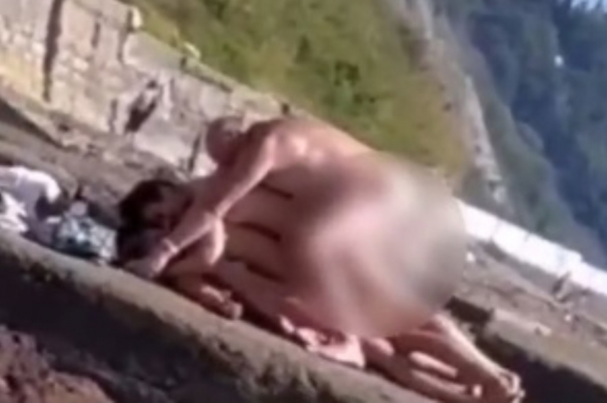 Реальный секс на пляже при людях: 46 видео найдено
