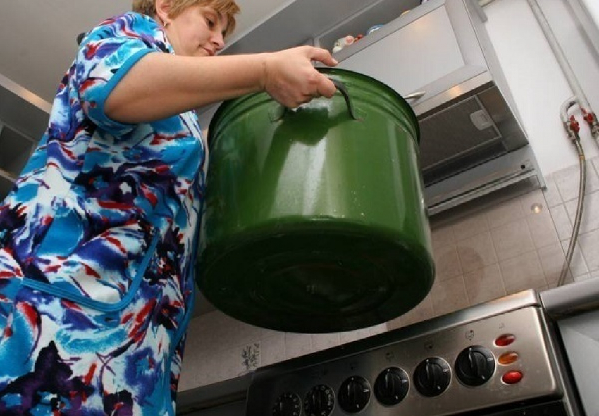 В Краснодаре 74 многоэтажных дома остались без горячей воды и отопления 