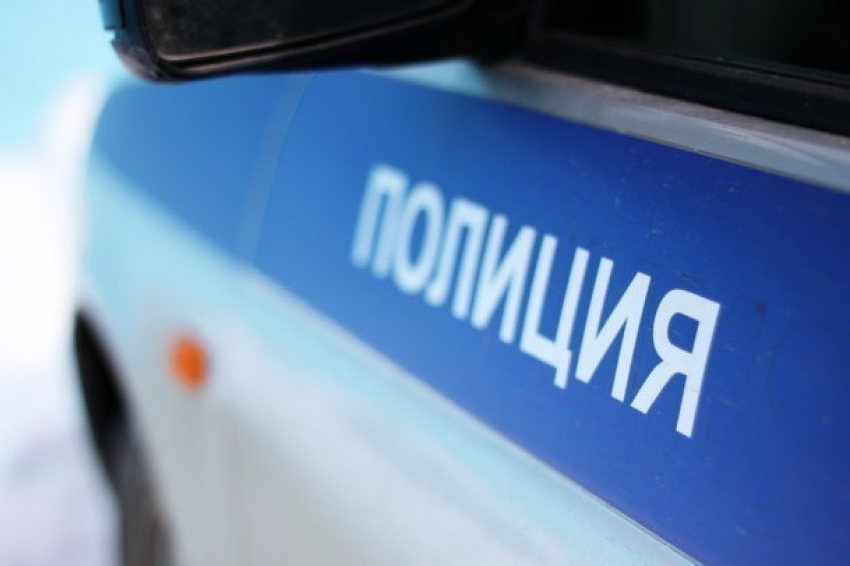 Маршрутчика в Краснодаре избили зеркалом его же микроавтобуса 