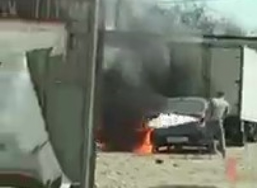 Машины горят у Яблоновского моста