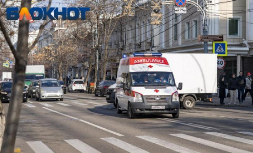 Обломки дронов покалечили двух человек и повредили дома на Кубани 