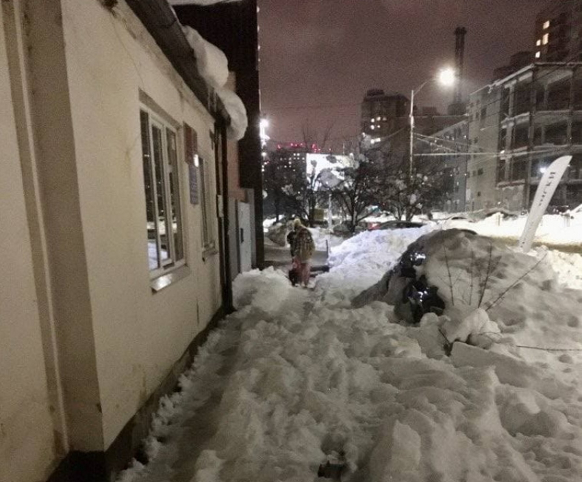 Приемная депутатов и отдел полиции оказались в снежном плену в Краснодаре 