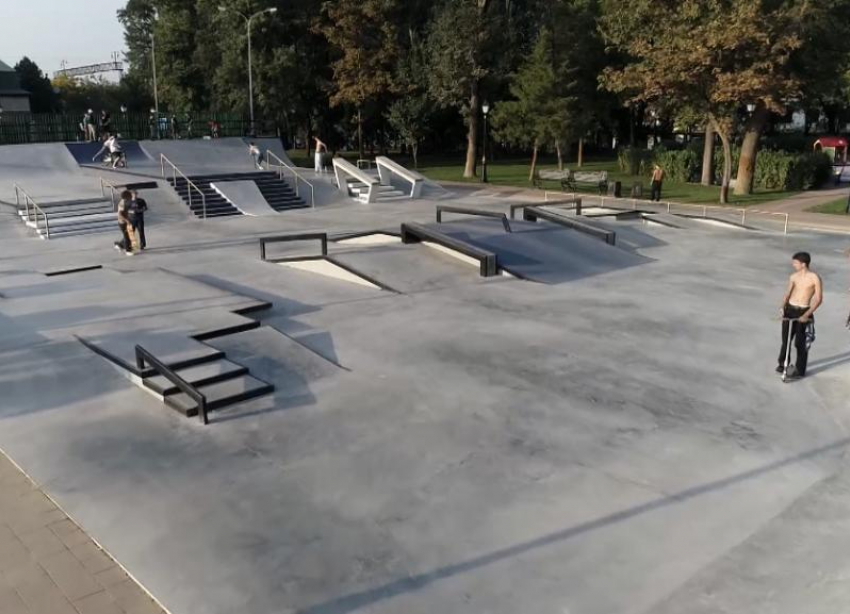 В Краснодаре заработал самый большой в городе скейт-парк