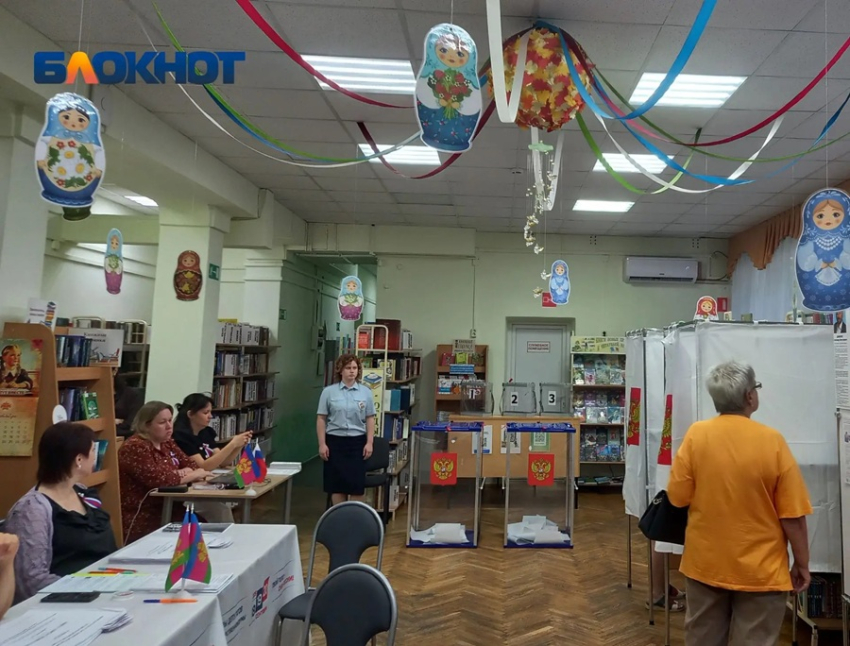 Матрёшки, музыка и хорошее настроение: какая атмосфера царит на избирательных участках в Краснодаре
