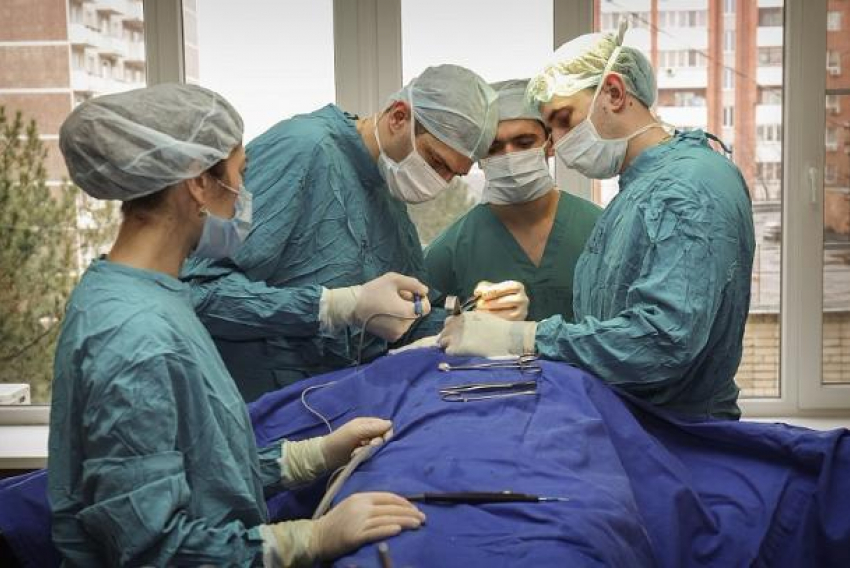 Сложная хирургическая операция помогла вернуть мужчине речь в Краснодарском крае 