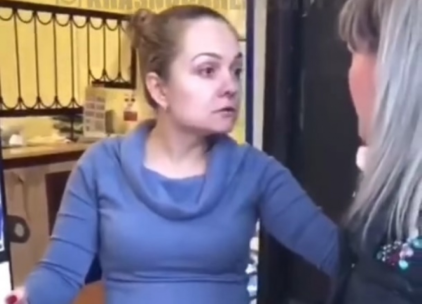 Сотрудница Почты России в Сочи устроила драку с клиенткой