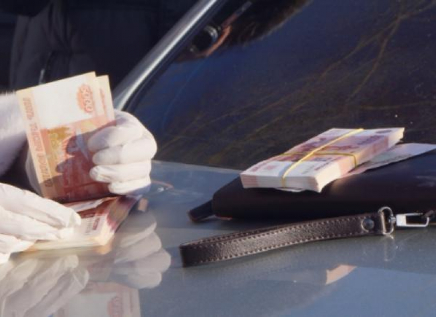 В Кущевском районе нашли подозрительную банкноту