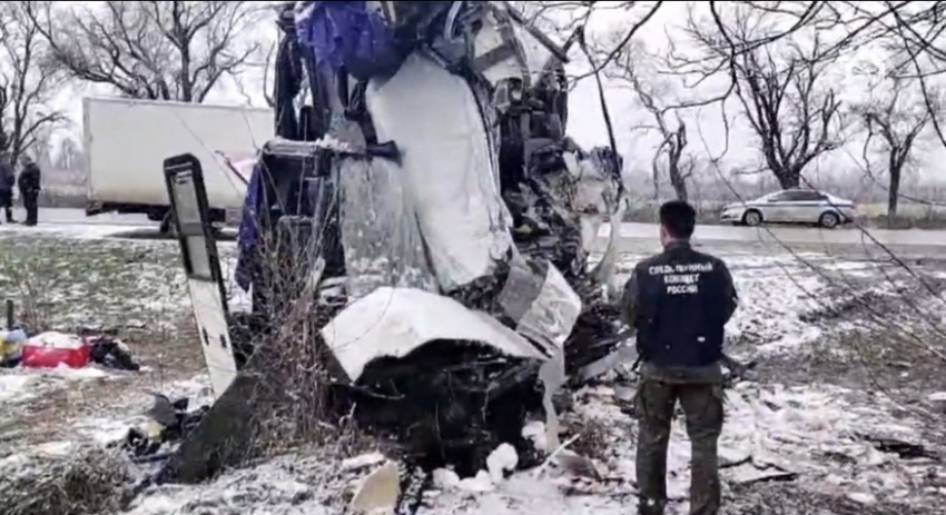 СК опубликовал видео с места смертельного ДТП с автобусом в Краснодарском крае