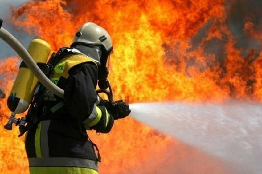 На Кубани загорелся вагон товарного поезда 