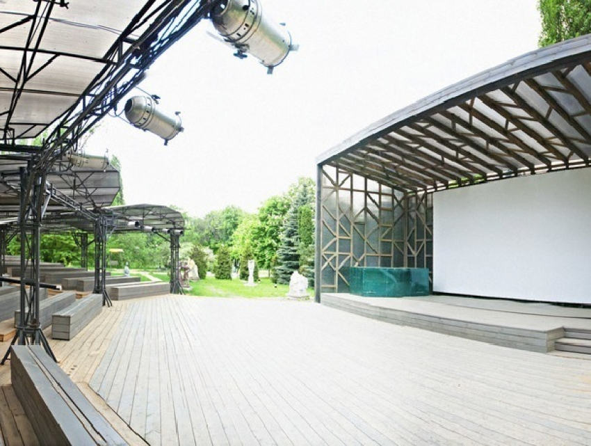Летний кинотеатр во дворах жилых домов появится в Краснодаре