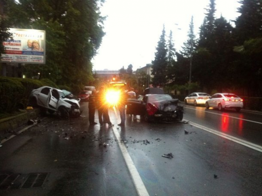  В Сочи в страшной аварии на встречке погибли два человека 