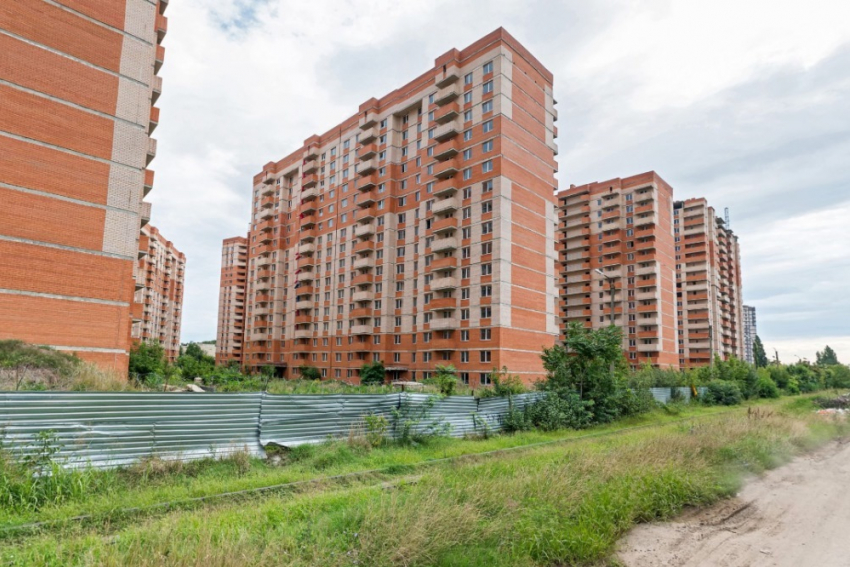 Мэрия Краснодара хочет получить пустующие многоэтажки Минобороны по улице Тургенева 