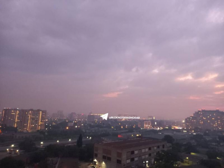 Волна удушающего едкого дыма накрыла Краснодар