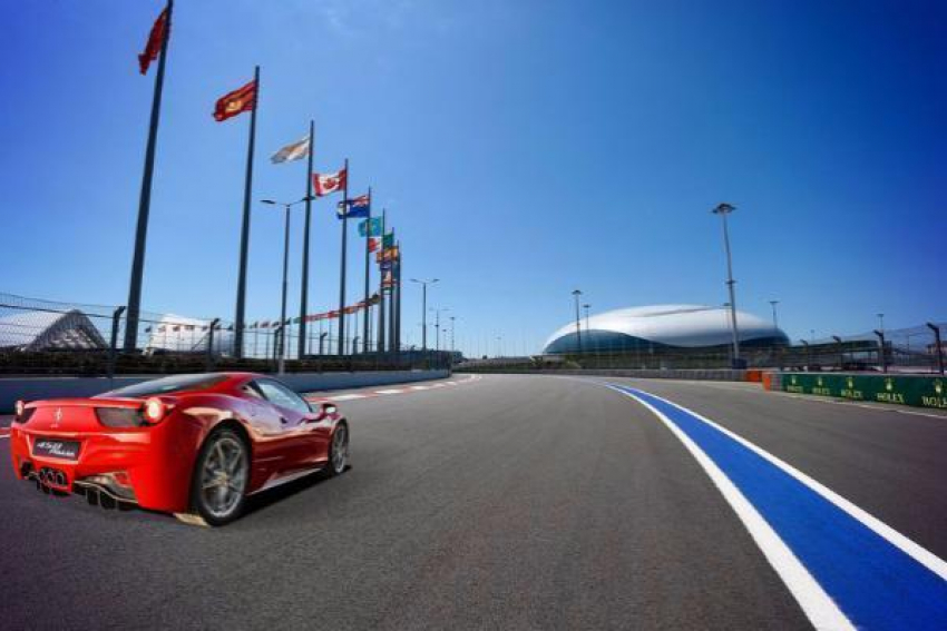 На Сочи-автодром привезли суперкары от Ferrari, Nissan, и Mercedes