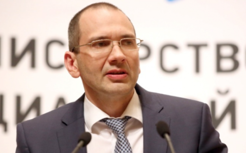 Мертвым на пороге собственного дома нашли уроженца Кубани и бывшего замглавы Минтруда РФ Скляра 