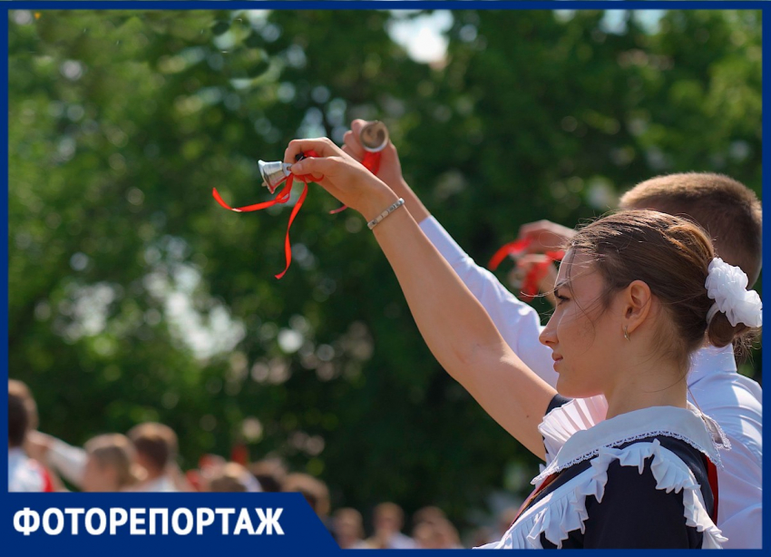 Под звуки вальса выпускники попрощались с лицеем №48 в Краснодаре