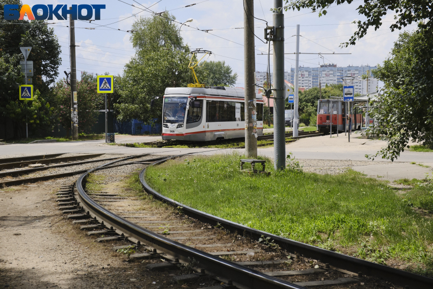 В Краснодаре изменится расписание трамваев из-за ремонта полотна