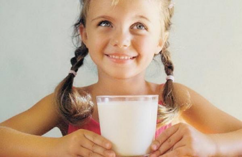 В Краснодаре депутаты решили сэкономить на еде и молоке для школьников