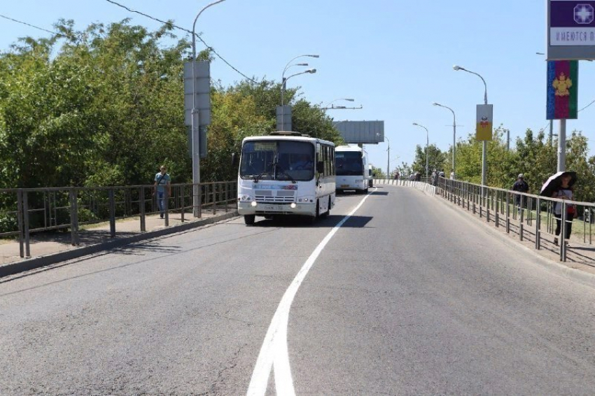 Габаритные рамы против грузовиков установят на мосту в Краснодаре